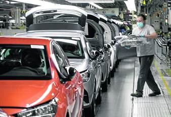 Cadena de montaje de Opel España en Figueruelas, del grupo Stellantis.